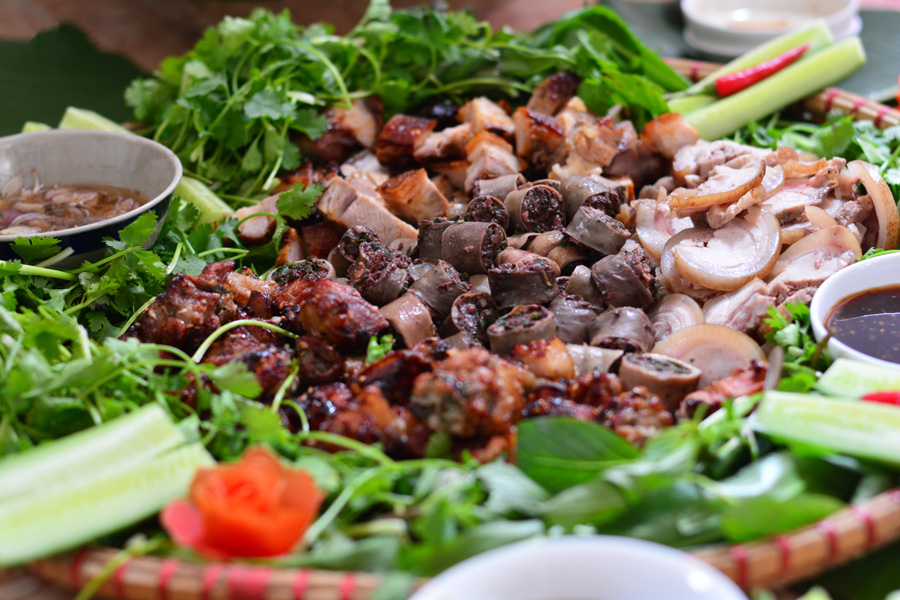 long-doi-thit-nuong-thit-hap-heo-man